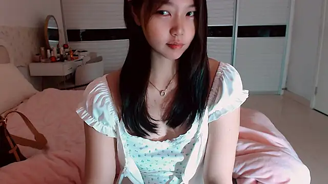 Snapshot of -Lucky_Girl chatting on 05/05/26, 02:36 -Lucky Girl online show from 05/05/26, 02:36