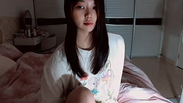 Snapshot of -Lucky_Girl chatting on 05/14/26, 02:25 -Lucky Girl online show from 05/14/26, 02:25