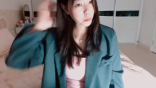 Snapshot of -Lucky_Girl chatting on 05/09/26, 12:52 -Lucky Girl online show from 05/09/26, 12:52