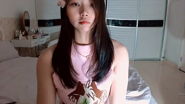 Snapshot of -Lucky_Girl chatting on 06/01/26, 01:44 -Lucky Girl online show from 06/01/26, 01:44