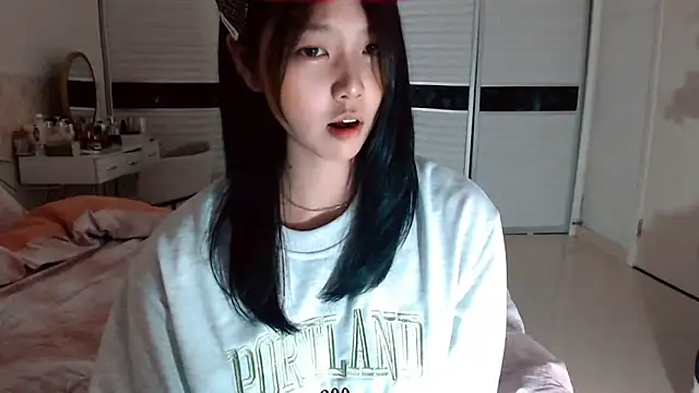 -Lucky Girl online show from 11/10/25, 02:11