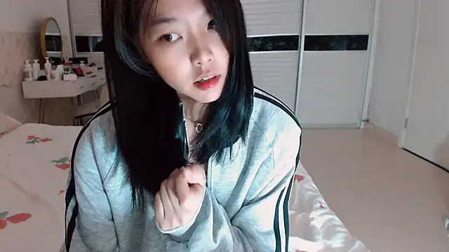 Snapshot of -Lucky_Girl chatting on 09/09/25, 01:16 -Lucky Girl online show from 09/09/25, 01:16