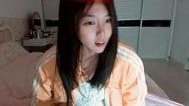 -Lucky Girl online show from 04/11/26, 02:30