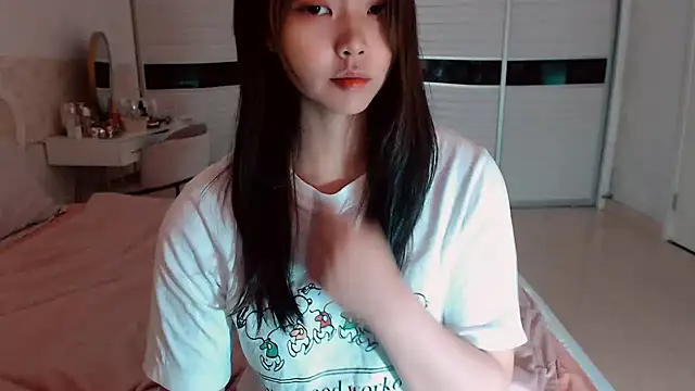 Snapshot of -Lucky_Girl chatting on 06/10/26, 02:02 -Lucky Girl online show from 06/10/26, 02:02