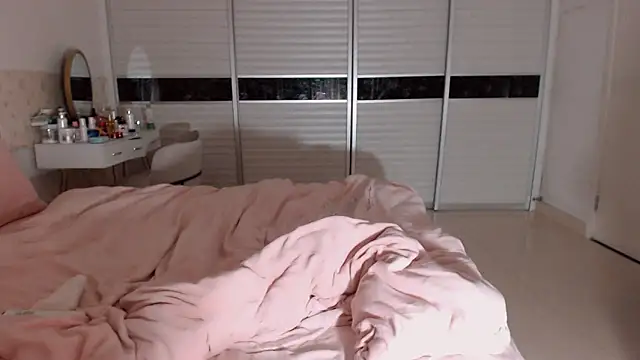 -Lucky Girl online show from 10/26/25, 02:28