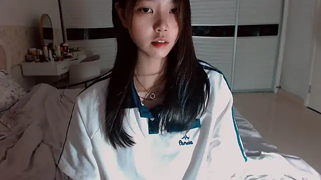 Snapshot of -Lucky_Girl chatting on 05/26/26, 02:26 -Lucky Girl online show from 05/26/26, 02:26
