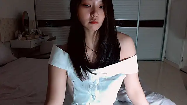 Snapshot of -Lucky_Girl chatting on 06/02/26, 02:06 -Lucky Girl online show from 06/02/26, 02:06