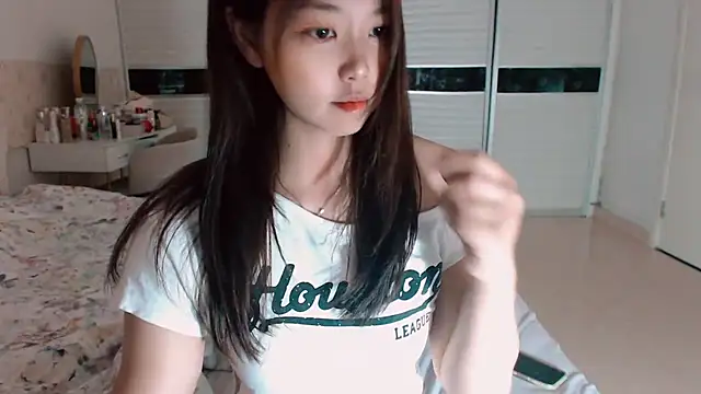 Snapshot of -Lucky_Girl chatting on 07/04/26, 02:07 -Lucky Girl online show from 07/04/26, 02:07
