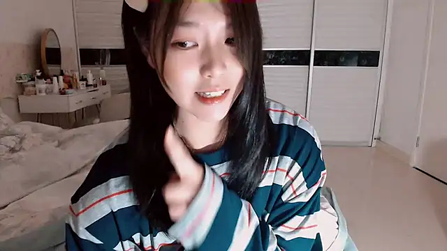 -Lucky Girl online show from 10/27/25, 02:40