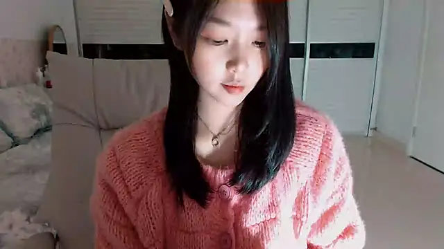 Snapshot of -Lucky_Girl chatting on 10/13/25, 02:18 -Lucky Girl online show from 10/13/25, 02:18