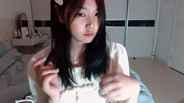 Snapshot of -Lucky_Girl chatting on 10/14/25, 02:23 -Lucky Girl online show from 10/14/25, 02:23
