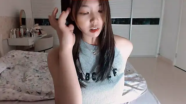 Snapshot of -Lucky_Girl chatting on 07/04/26, 02:10 -Lucky Girl online show from 07/04/26, 02:10