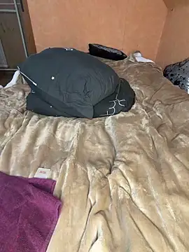 tmona1917 online show from 12/03/25, 12:48