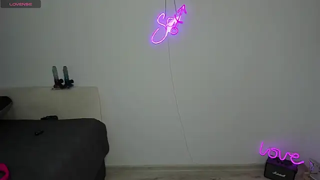 Snapshot of Bitch_Coin chatting on 10/17/25, 12:51 Bitch Coin online show from 10/17/25, 12:51