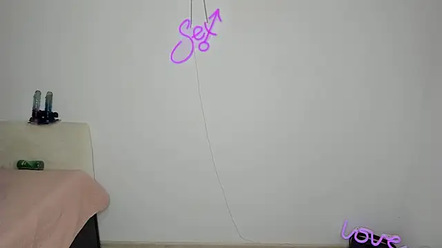 Snapshot of Bitch_Coin chatting on 11/23/25, 04:06 Bitch Coin online show from 11/23/25, 04:06