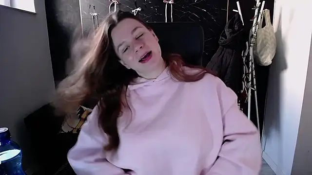 littleviki7 online show from 03/04/26, 07:38