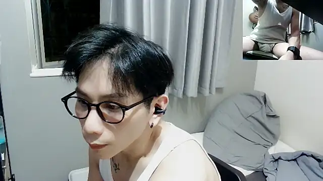 UndreamtM online show from 09/13/25, 01:44