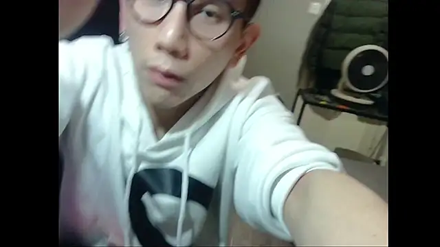 UndreamtM online show from 02/04/26, 03:18