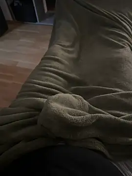 Snapshot of donhuan14 chatting on 02/24/25, 03:33 donhuan14 online show from 02/24/25, 03:33