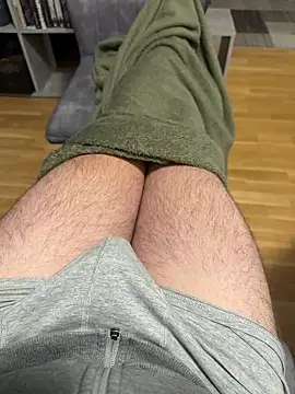 Snapshot of donhuan14 chatting on 02/26/25, 03:57 donhuan14 online show from 02/26/25, 03:57