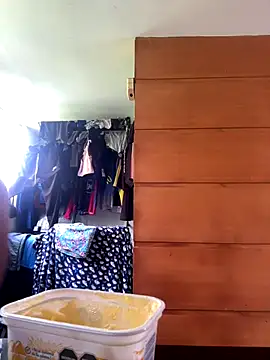 emmyjhonson07 online show from 11/17/25, 04:00