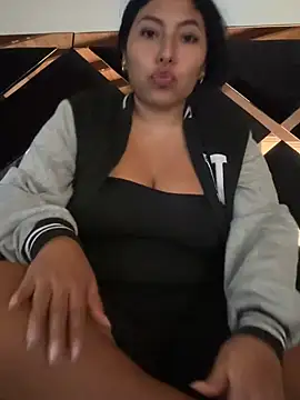 emmyjhonson07 online show from 01/15/26, 01:25