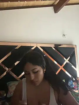 emmyjhonson07 online show from 05/27/26, 12:31