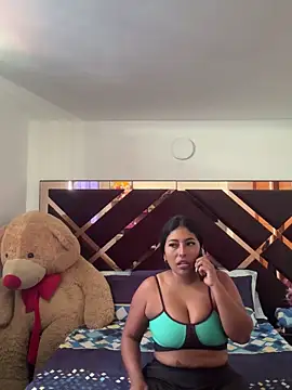 emmyjhonson07 online show from 10/14/25, 02:17
