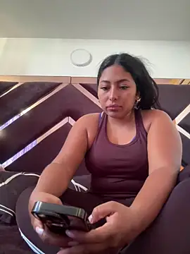 emmyjhonson07 online show from 12/19/25, 01:46