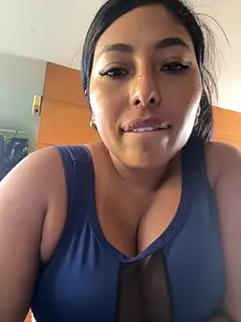 emmyjhonson07 online show from 09/15/25, 02:17