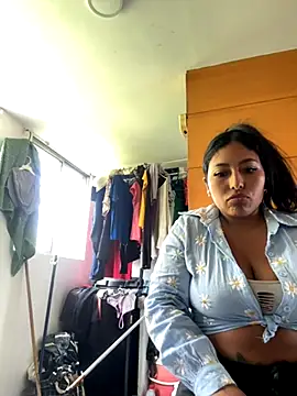 emmyjhonson07 online show from 12/01/25, 04:19