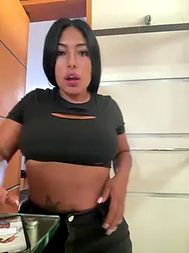 emmyjhonson07 online show from 11/08/25, 03:48