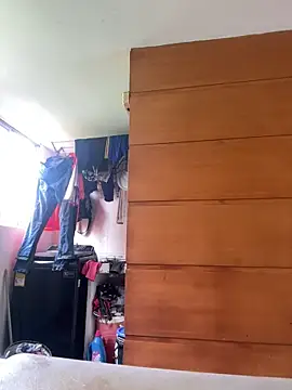 emmyjhonson07 online show from 10/21/25, 03:22