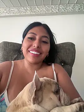 emmyjhonson07 online show from 04/23/26, 12:29