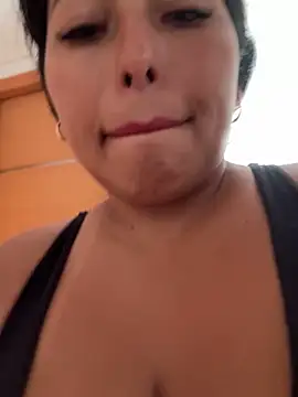 emmyjhonson07 online show from 11/10/25, 03:06