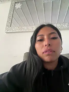 emmyjhonson07 online show from 04/17/26, 12:52
