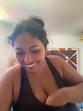 emmyjhonson07 online show from 10/22/25, 03:33