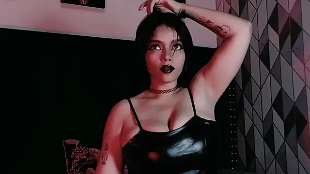 Snapshot of shybutdirtygirrll chatting on 09/25/25, 07:53 shybutdirtygirrll online show from 09/25/25, 07:53