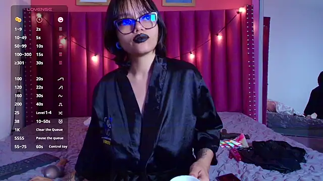 Snapshot of shybutdirtygirrll chatting on 01/31/25, 10:42 shybutdirtygirrll online show from 01/31/25, 10:42