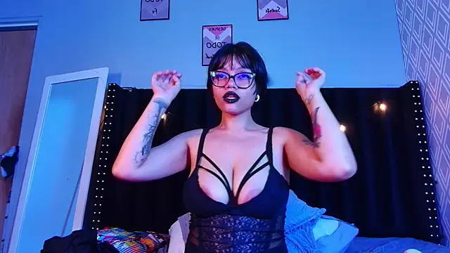 Snapshot of shybutdirtygirrll chatting on 03/18/25, 05:12 shybutdirtygirrll online show from 03/18/25, 05:12