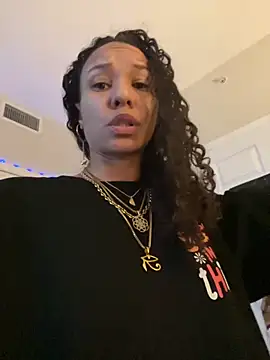 Snapshot of _Neeka_ chatting on 11/20/25, 03:12 Neeka online show from 11/20/25, 03:12