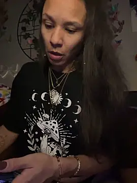 Snapshot of _Neeka_ chatting on 11/11/25, 04:29 Neeka online show from 11/11/25, 04:29