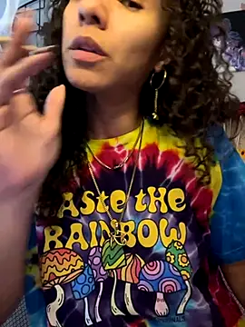 Snapshot of _Neeka_ chatting on 11/01/25, 03:17 Neeka online show from 11/01/25, 03:17