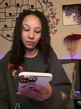 Snapshot of _Neeka_ chatting on 01/04/25, 11:33 Neeka online show from 01/04/25, 11:33