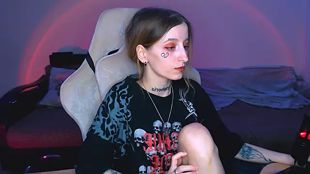 Snapshot of Cath_dysphoria_ chatting on 03/23/25, 12:15 Cath dysphoria online show from 03/23/25, 12:15