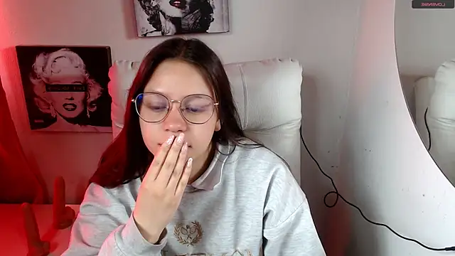 SamanthaRoldaan online show from 12/18/25, 02:10