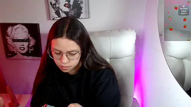 SamanthaRoldaan online show from 11/11/25, 02:56