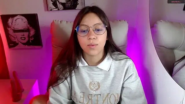 SamanthaRoldaan online show from 11/18/25, 02:53