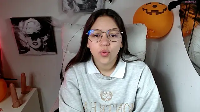 SamanthaRoldaan online show from 10/28/25, 02:27