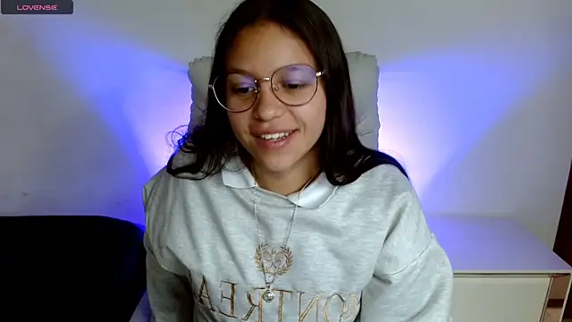 SamanthaRoldaan online show from 03/18/25, 07:44